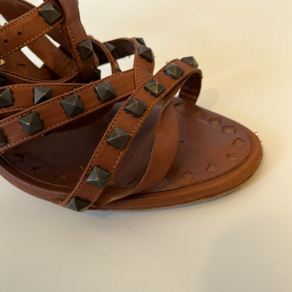 Manolo Blahnik Ibiza Bulgaro Luggage Brown Leather Studded Strappy Heels Sz 36 6 - Picture 7 of 8